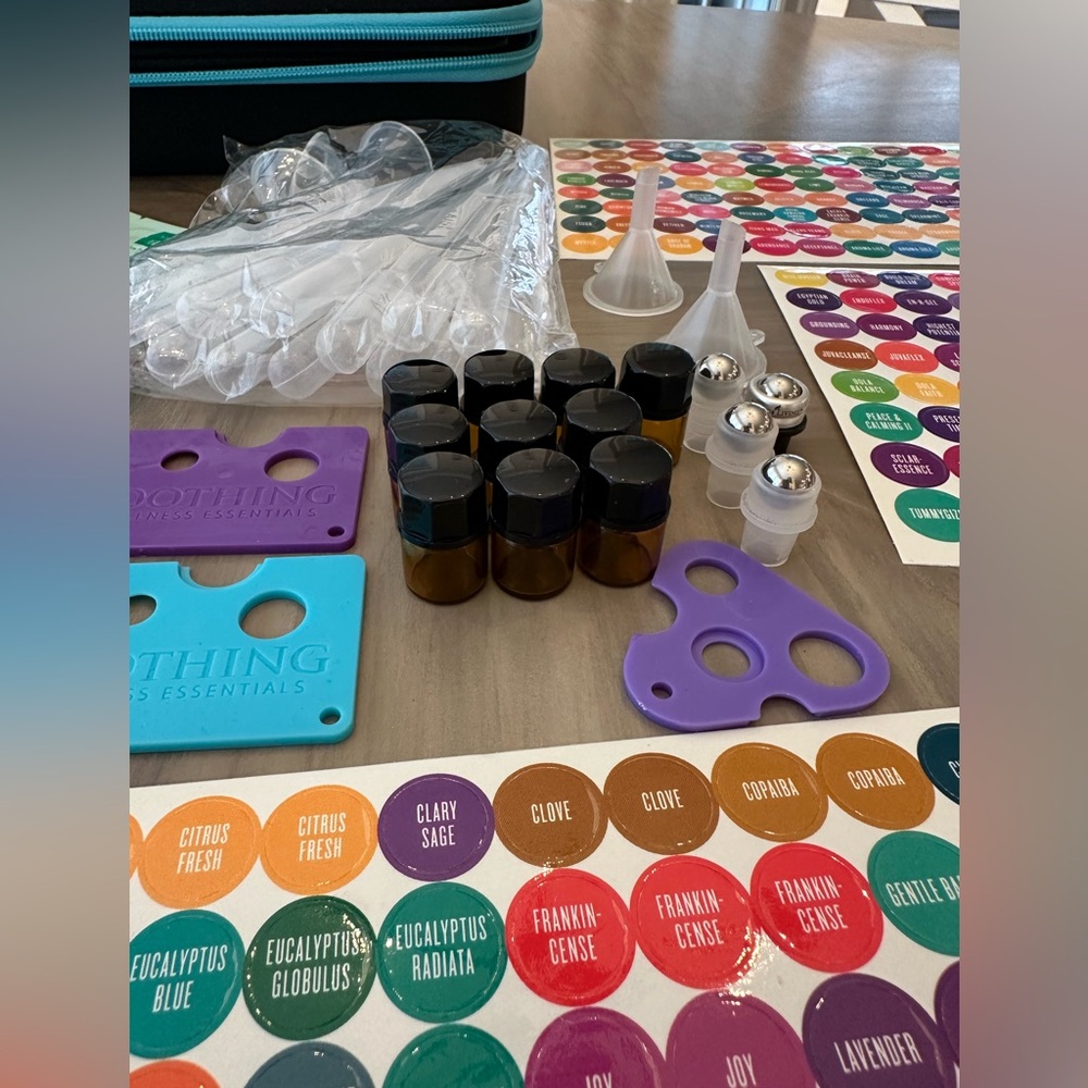 Young Living oils ,carrying case , roller bottles and more  Lot - Picture 6 of 10